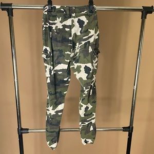 American Bazi Camo Joggers Size Small
